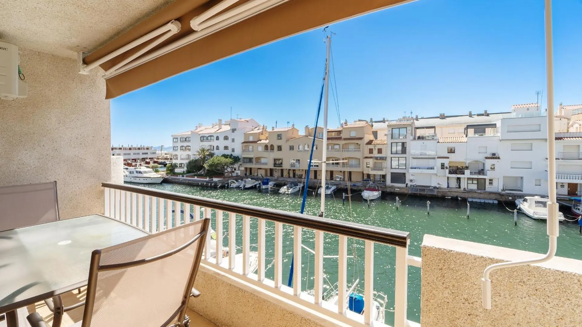 Welcs Apartamento 145 Emp Con Vistas Al Canal Empuriabrava Apartman